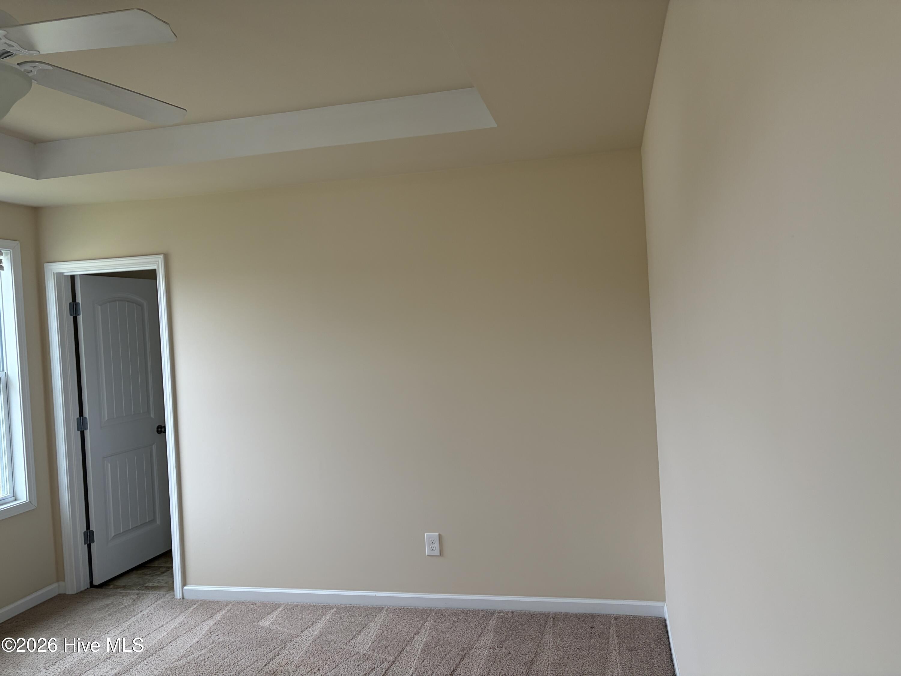 100561039 | Photo 17