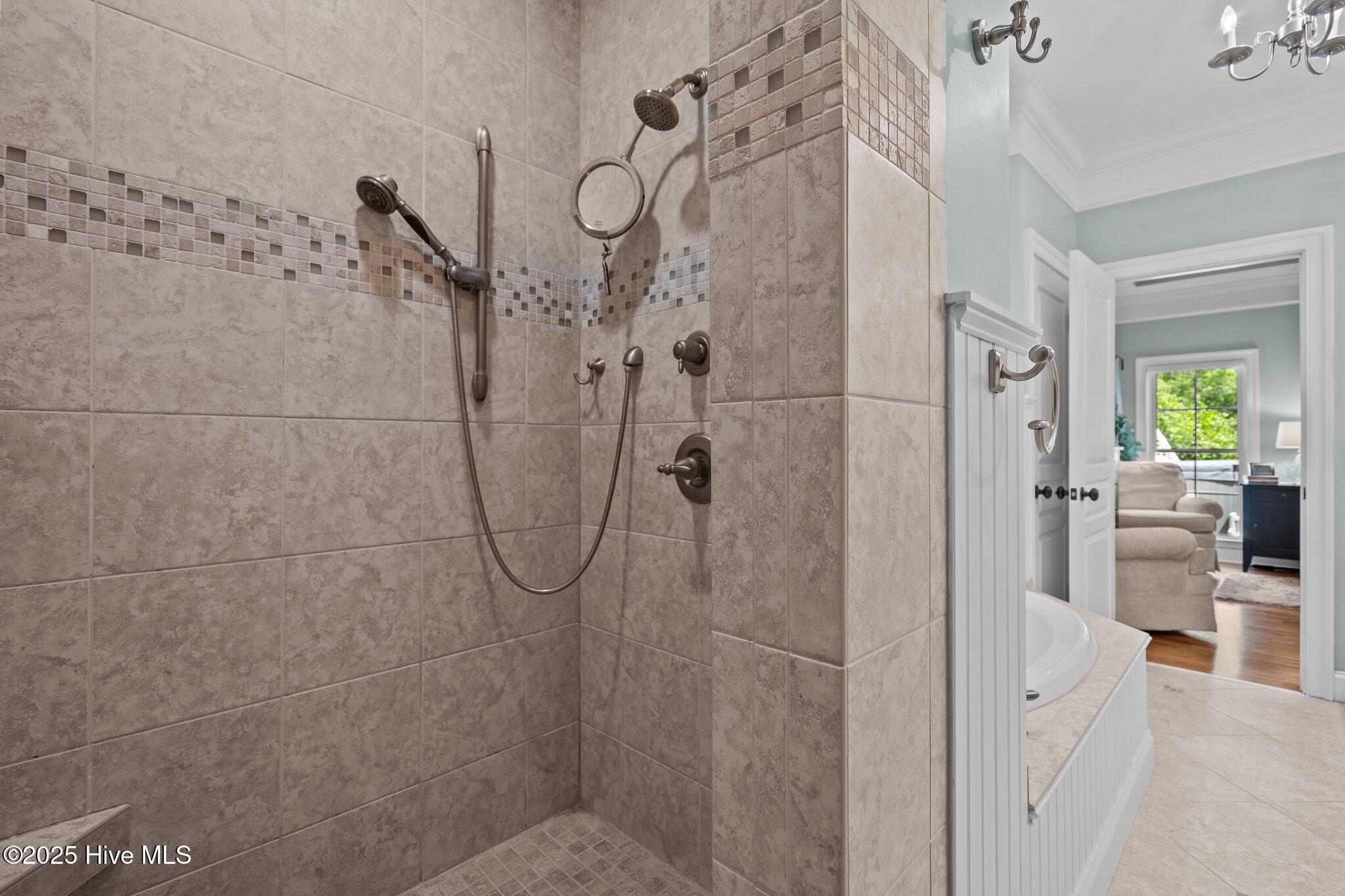 100565962 | Photo 31