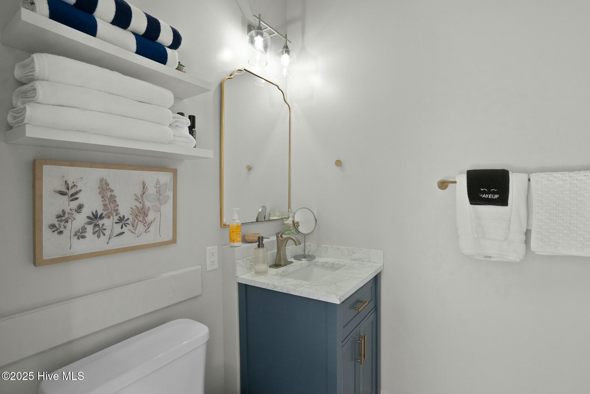 100552345 | Photo 11