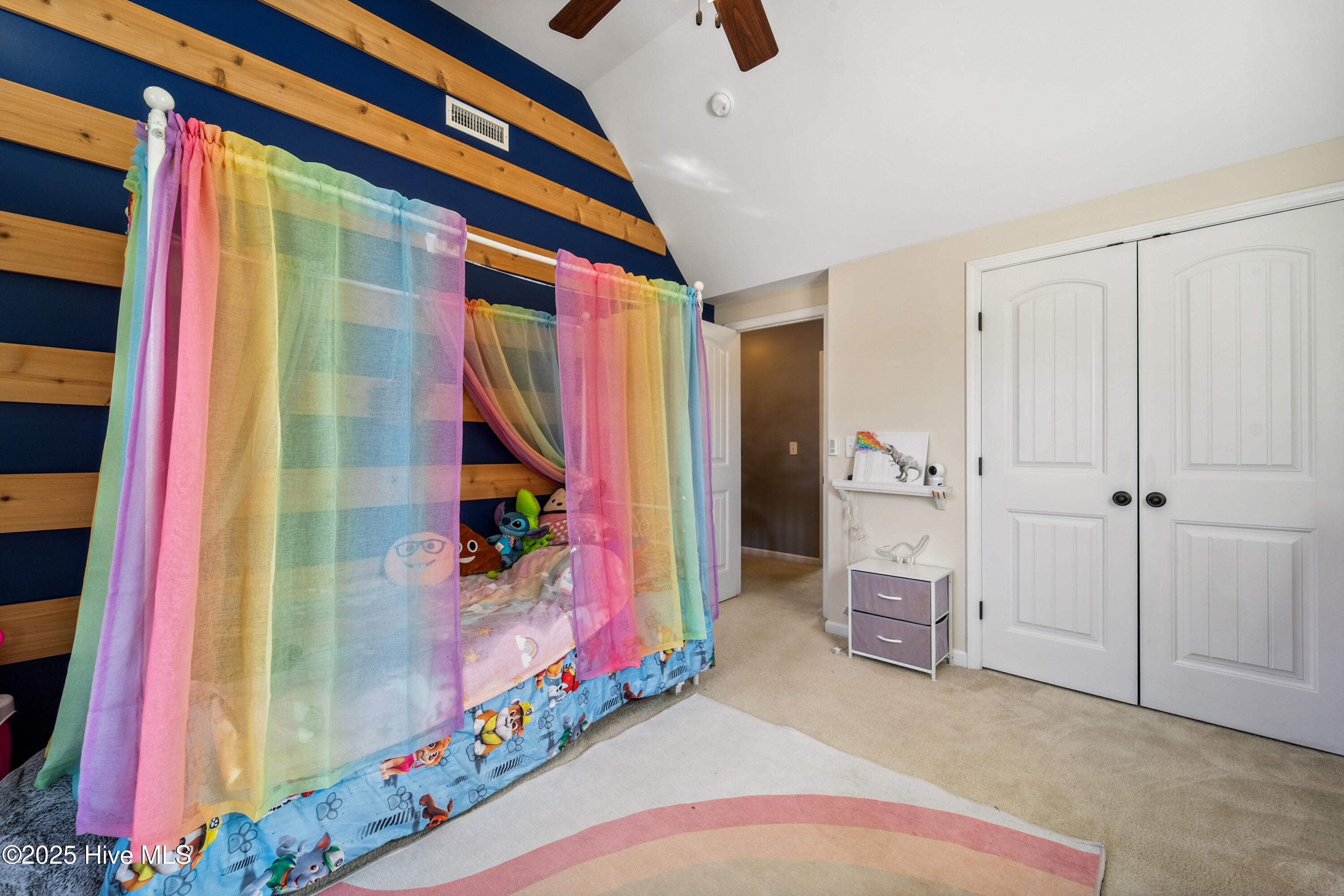 100516932 | Photo 56