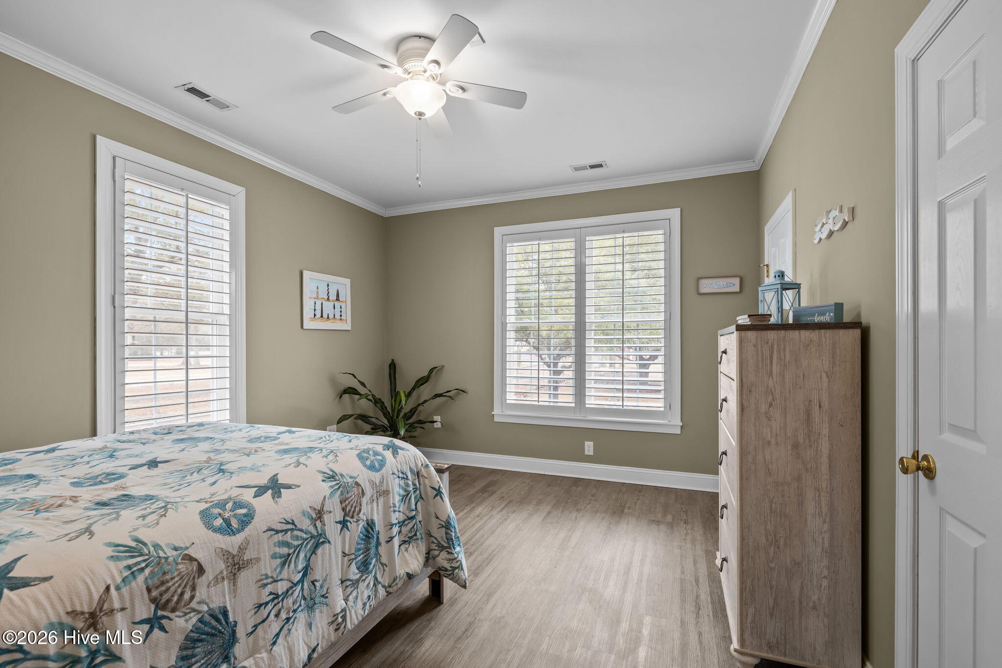 100555353 | Photo 35