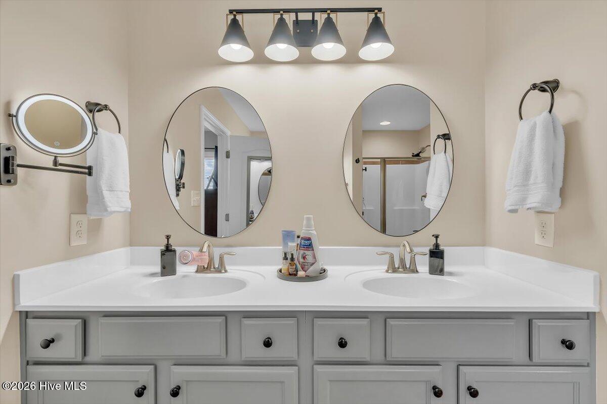 100558956 | Photo 47