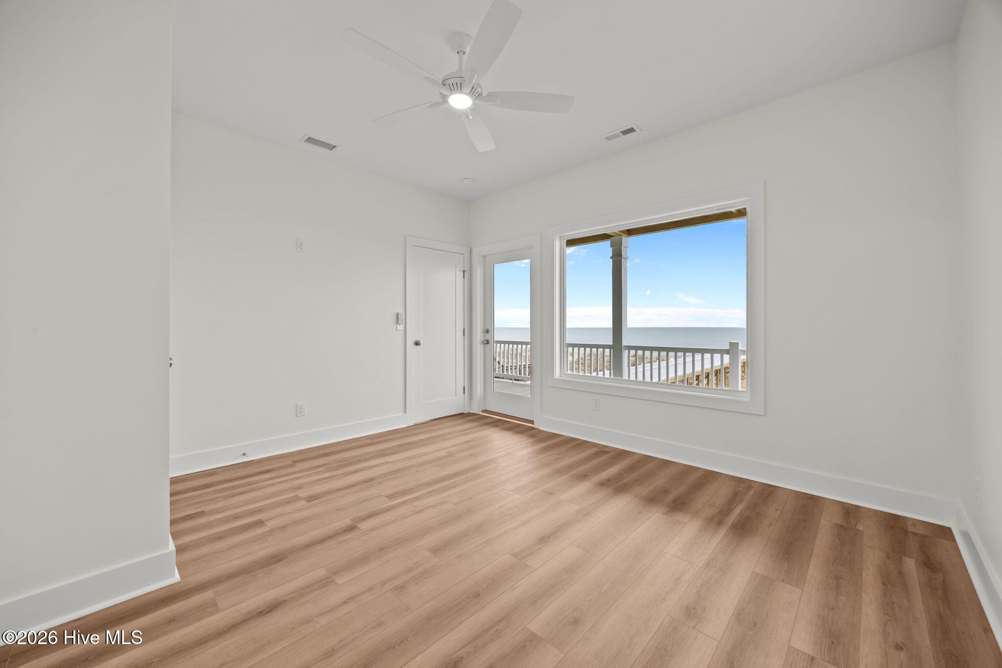 100552819 | Photo 31