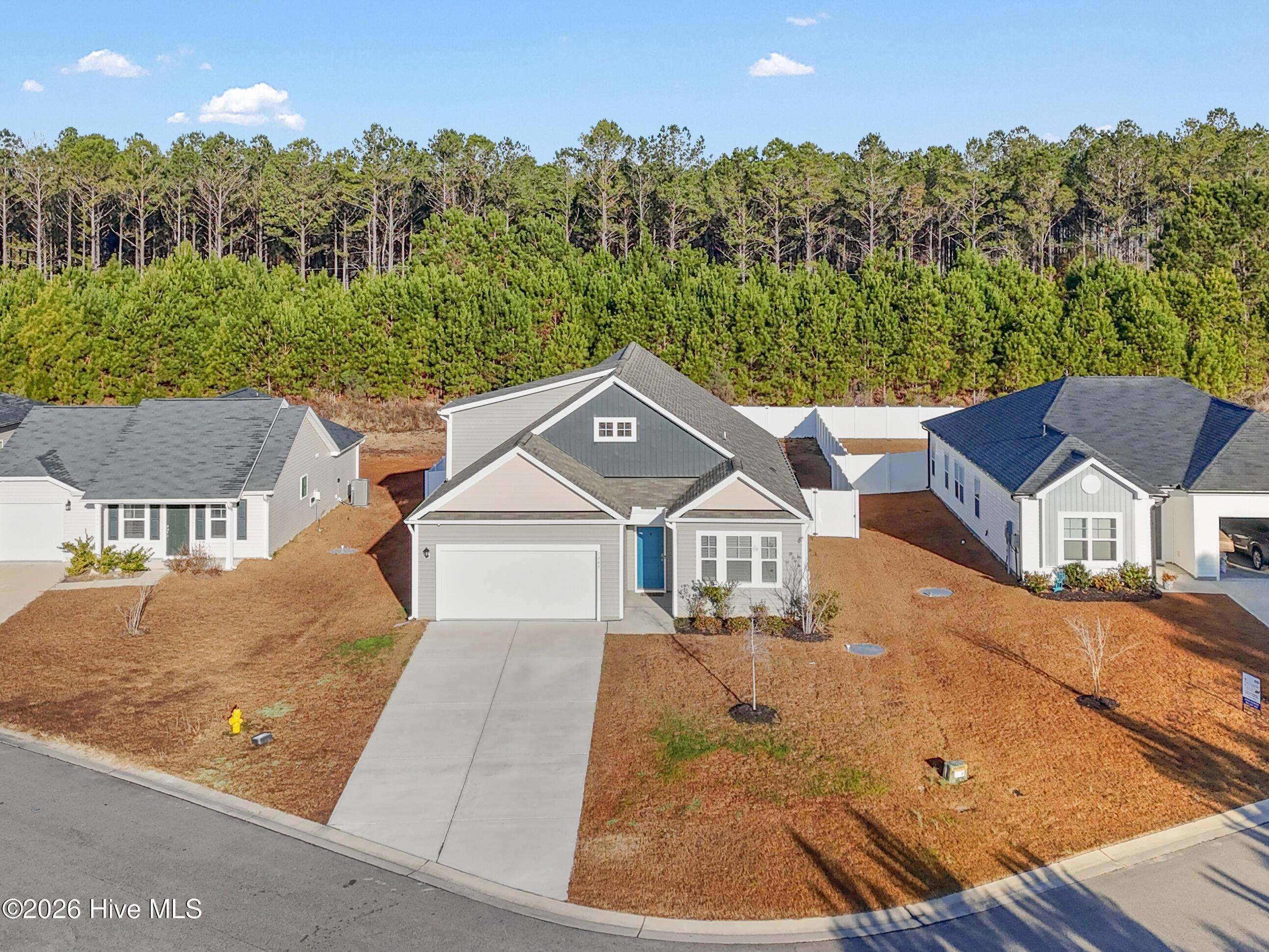 100547710 | Photo 33