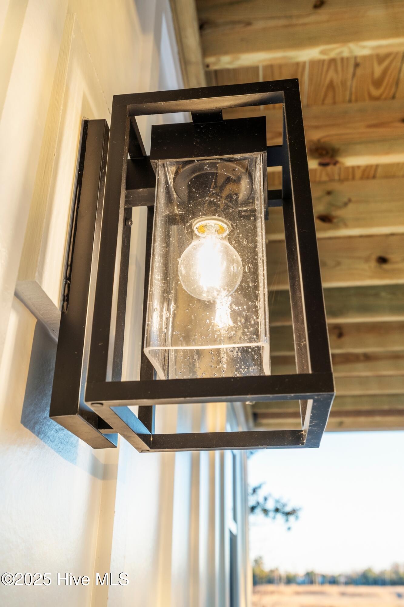 100545730 | Photo 15