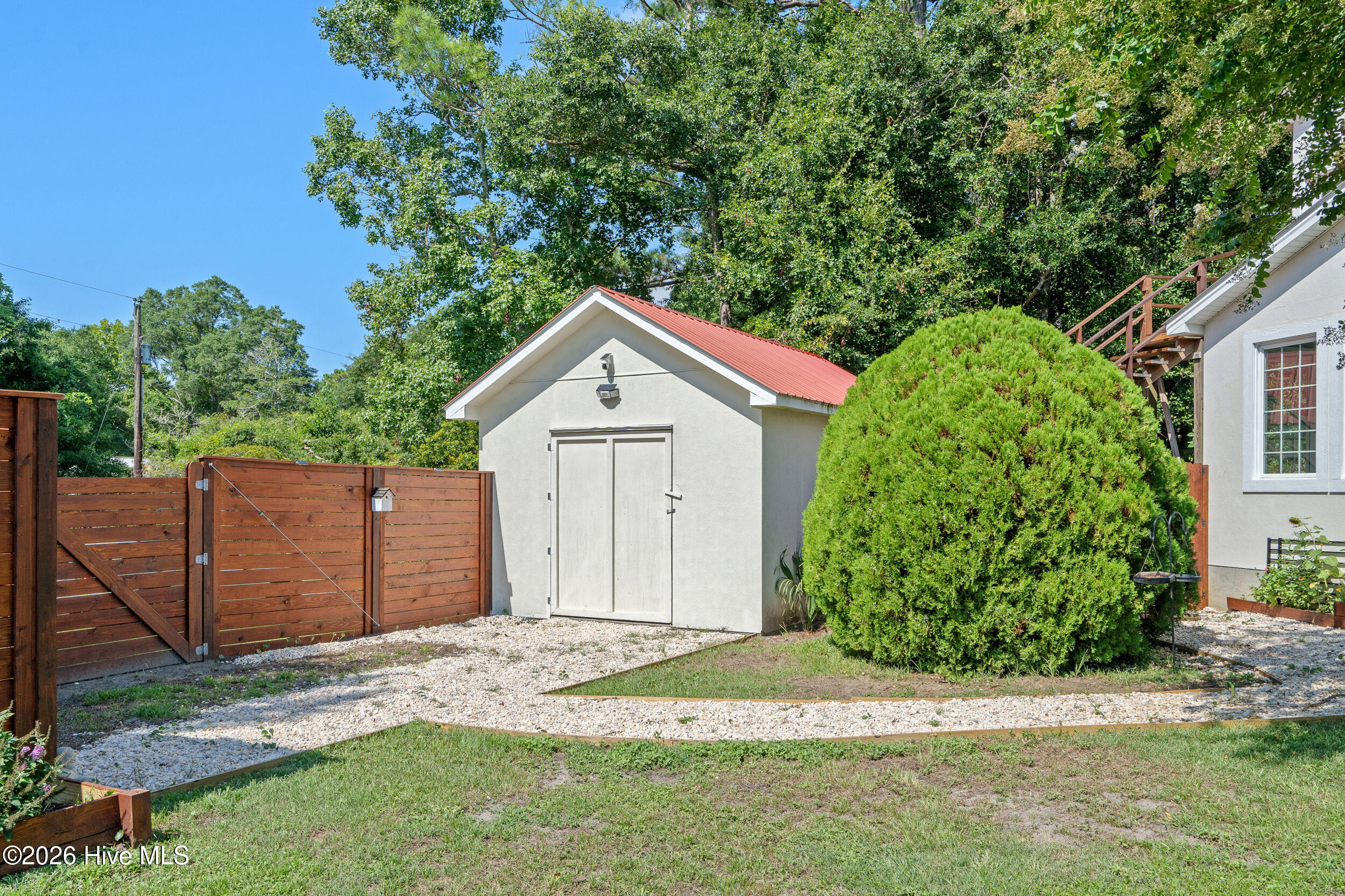 100548426 | Photo 49