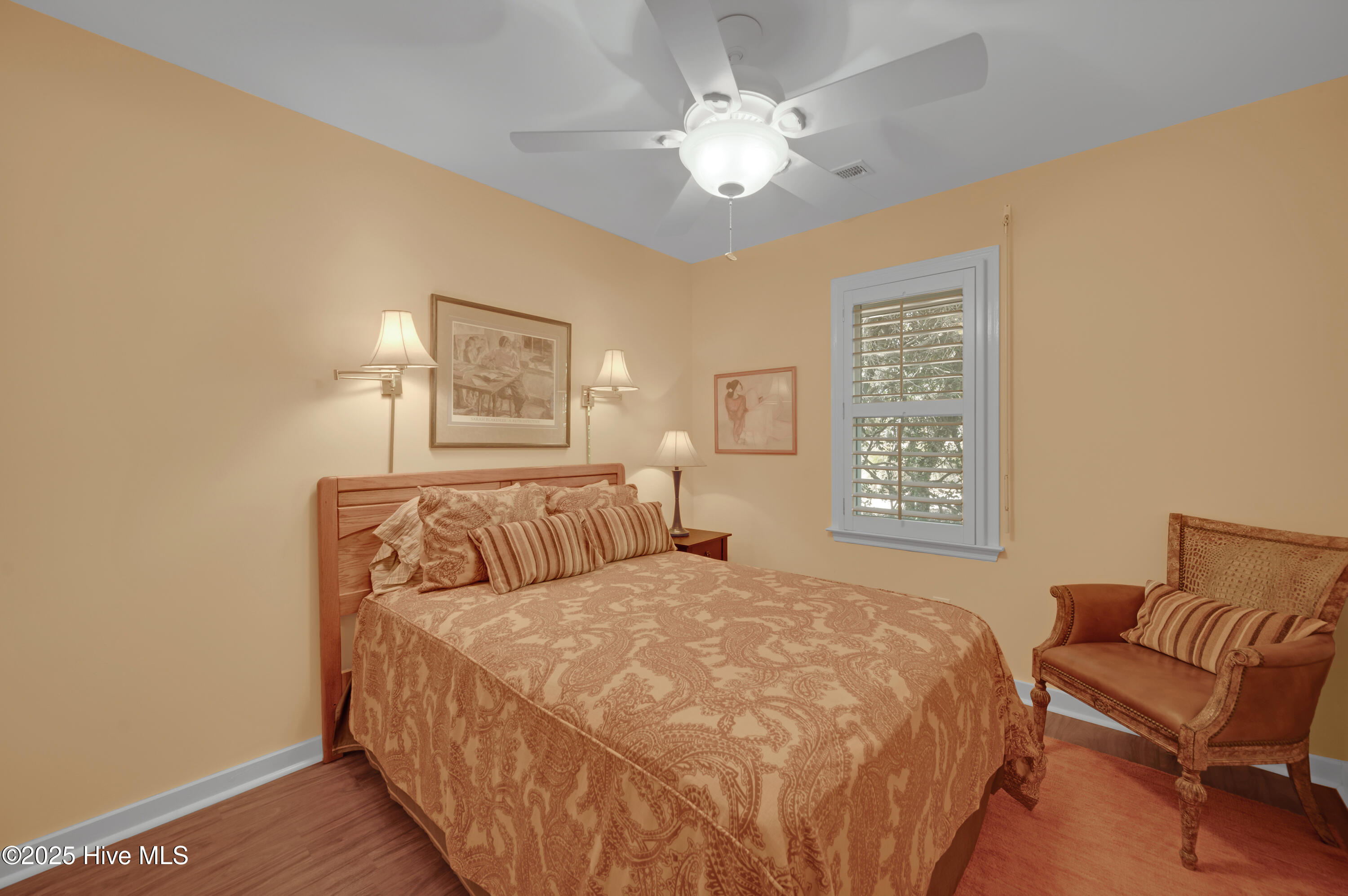 100498545 | Photo 85