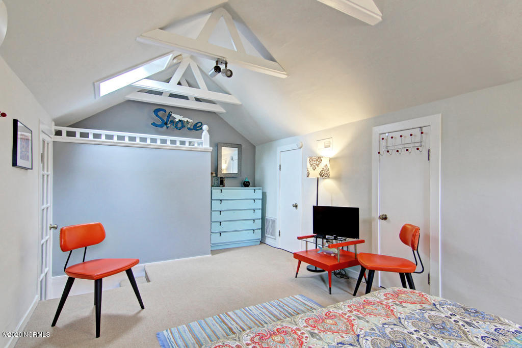 100537603 | Photo 14