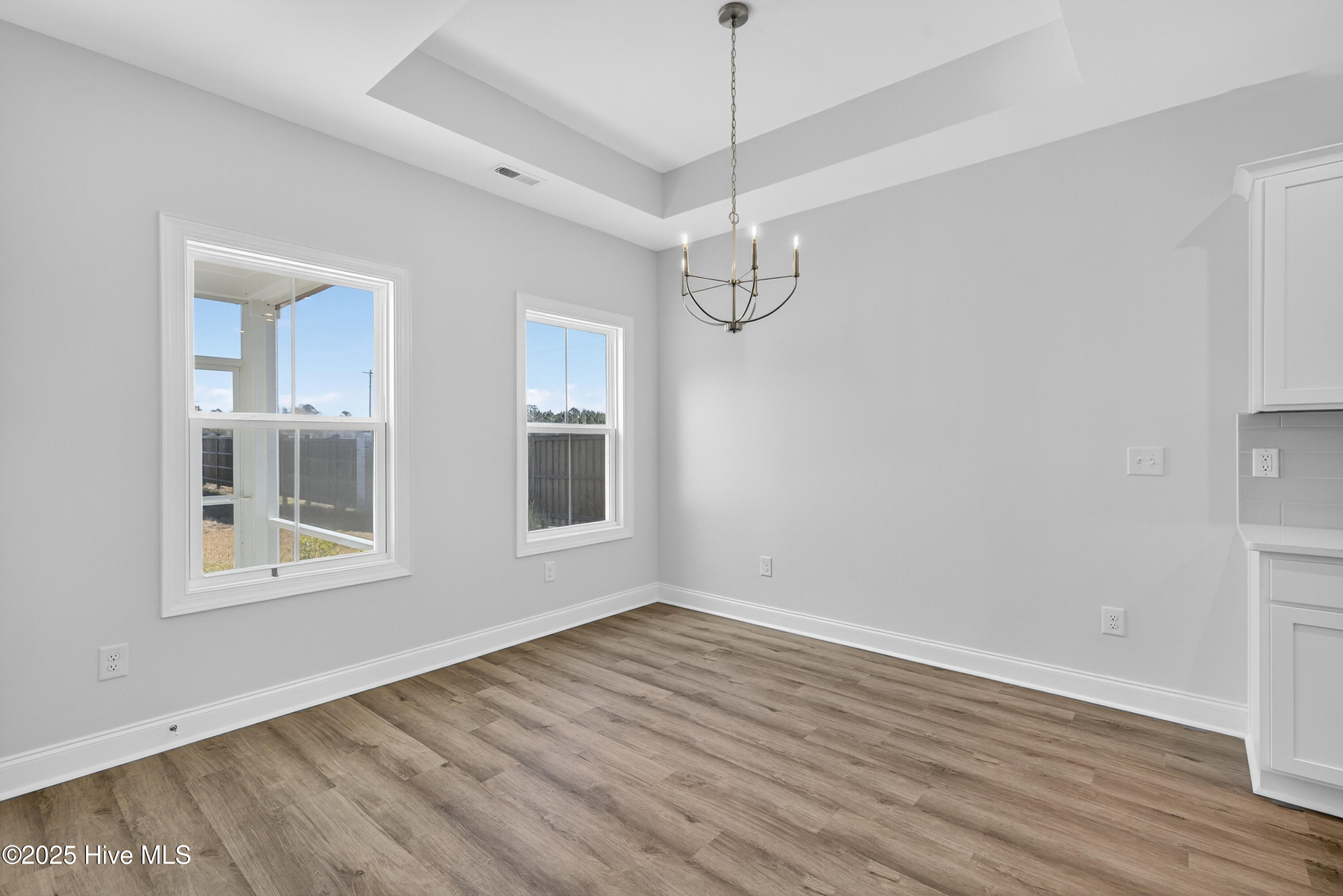 100544174 | Photo 37