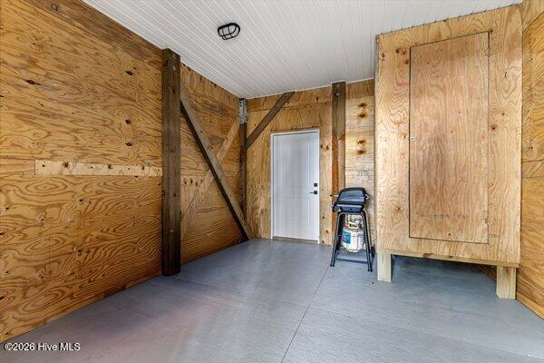 100564847 | Photo 35