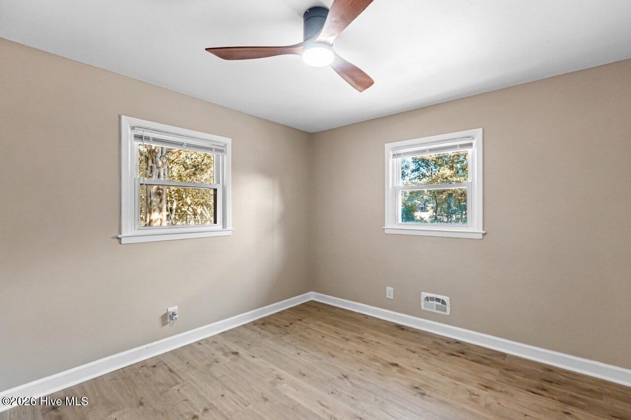 100562203 | Photo 28