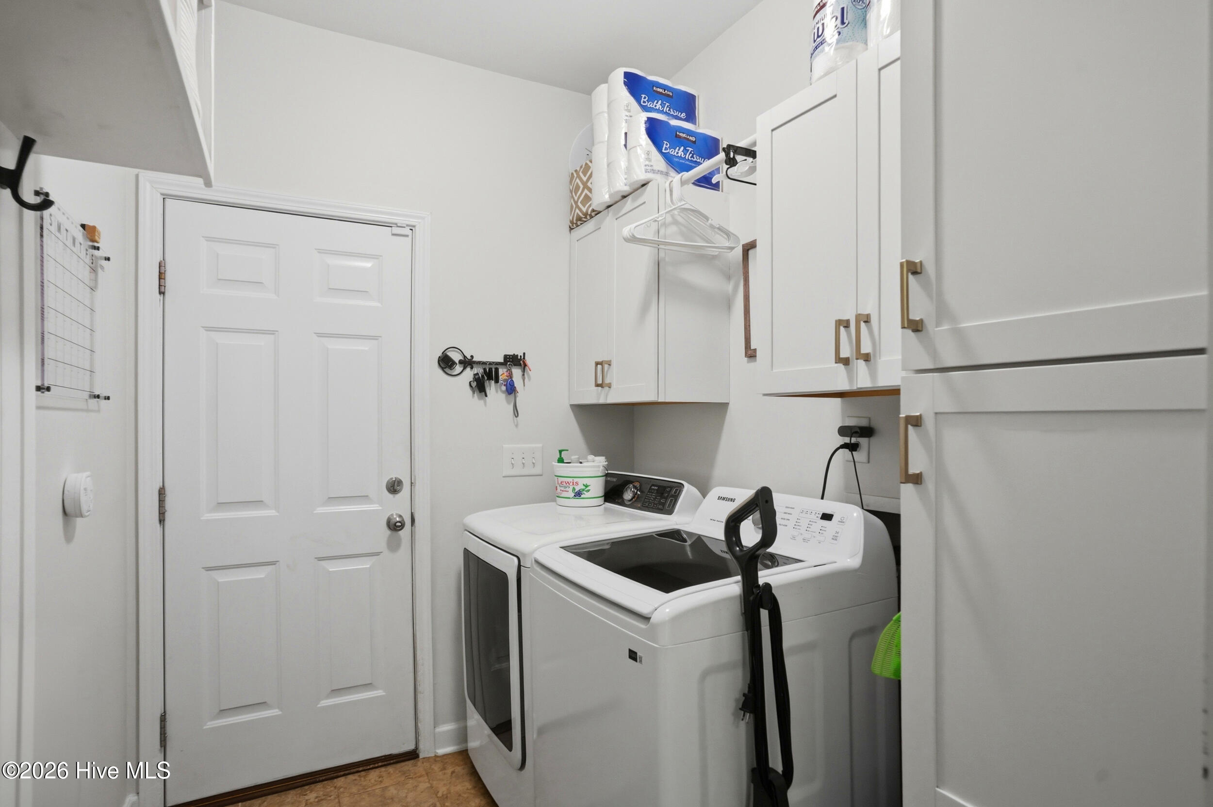 100560631 | Photo 30