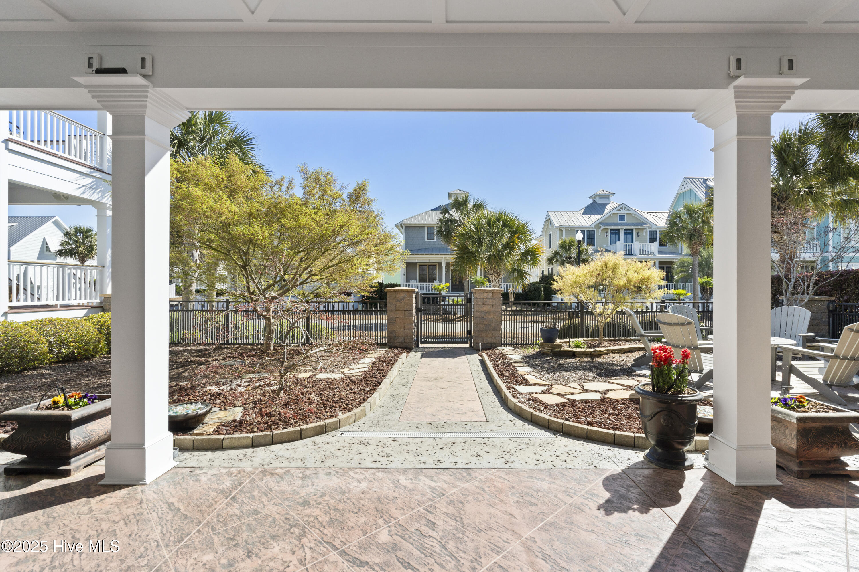 100498817 | Photo 84