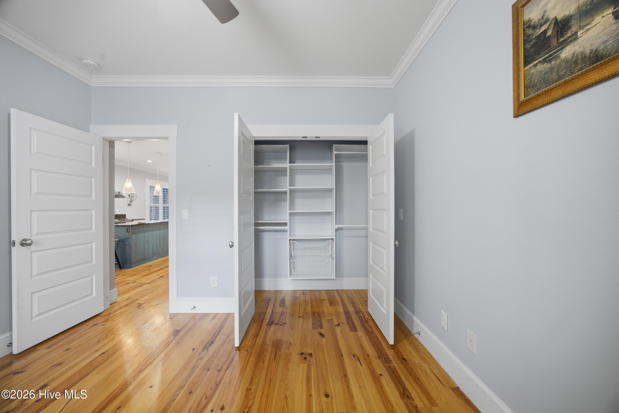 100566122 | Photo 21