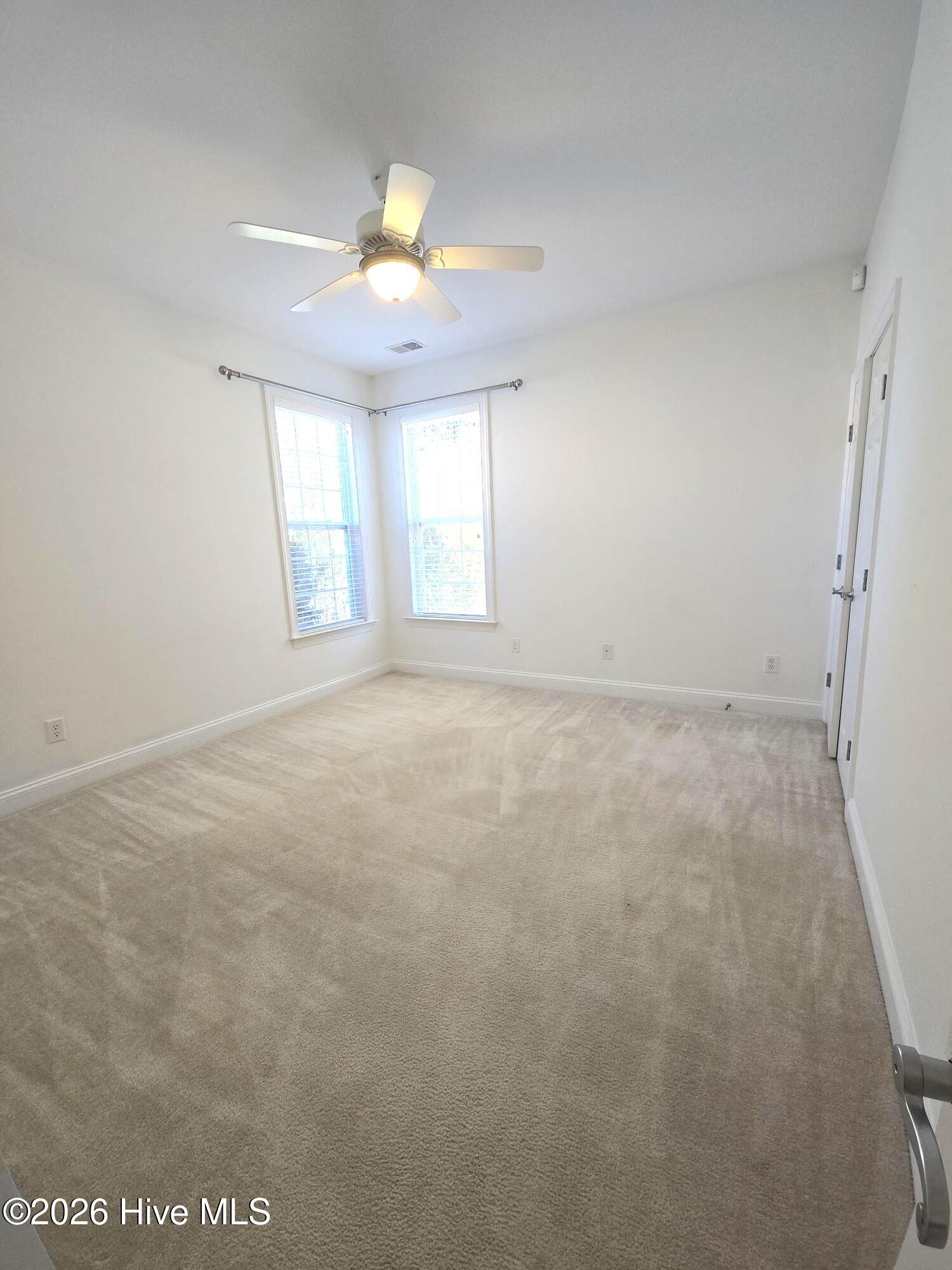 100526978 | Photo 12