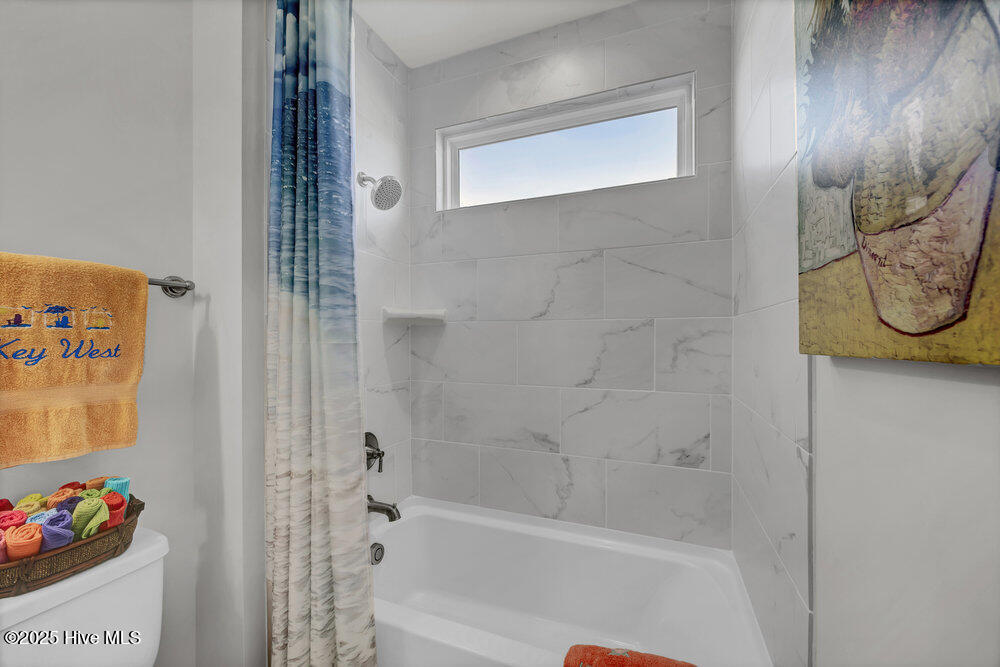 100540446 | Photo 36