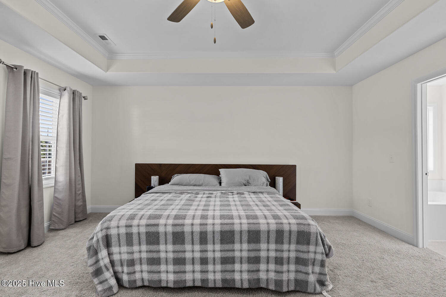 100519985 | Photo 23