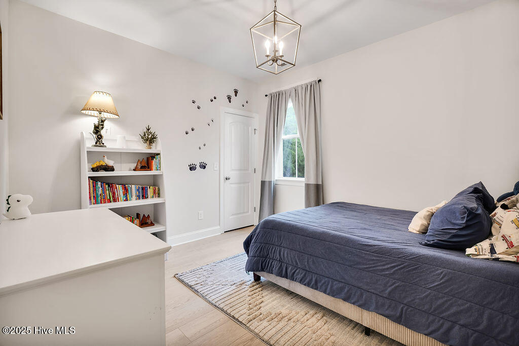 100536880 | Photo 35