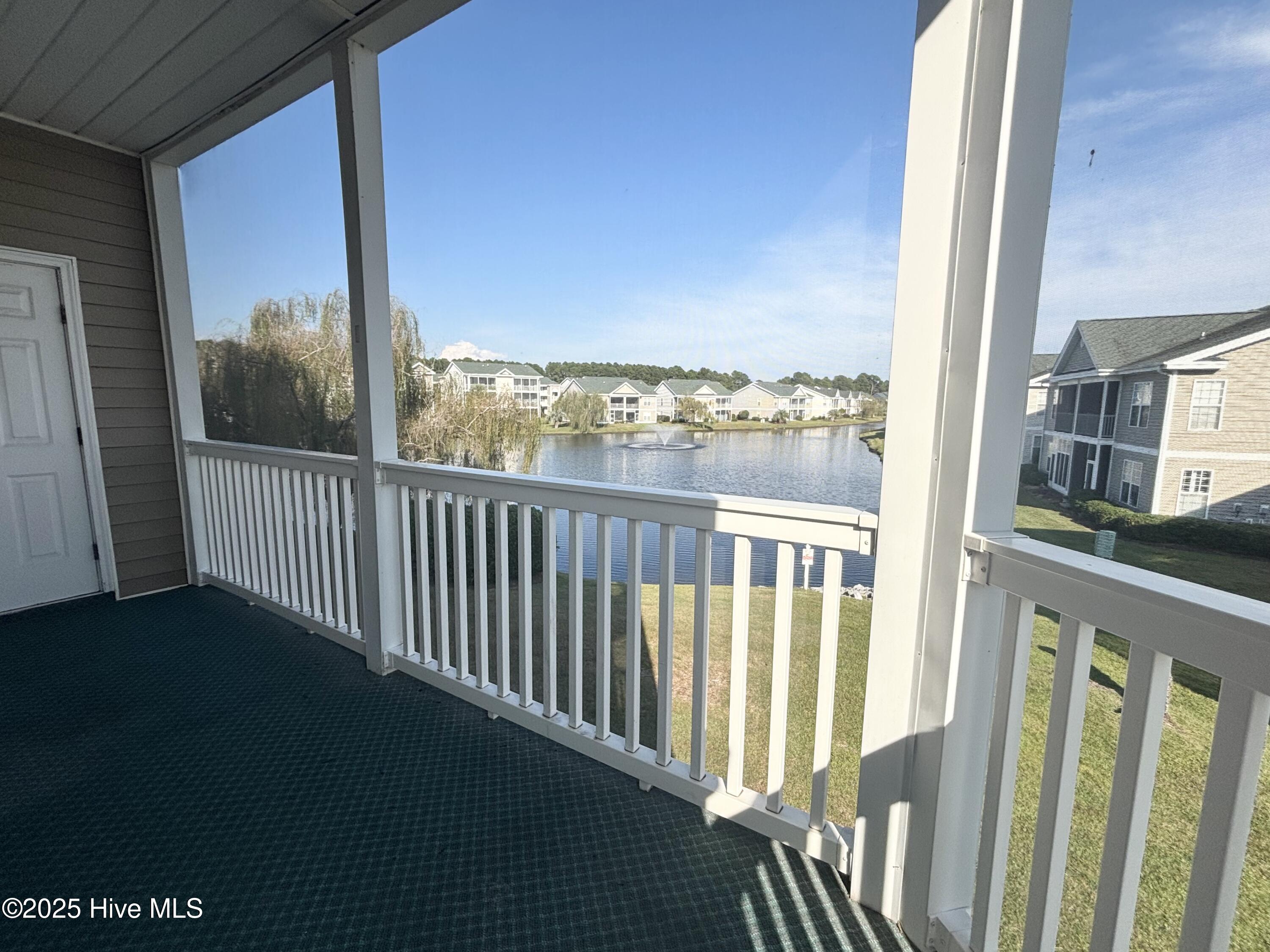 100520456 | Photo 11