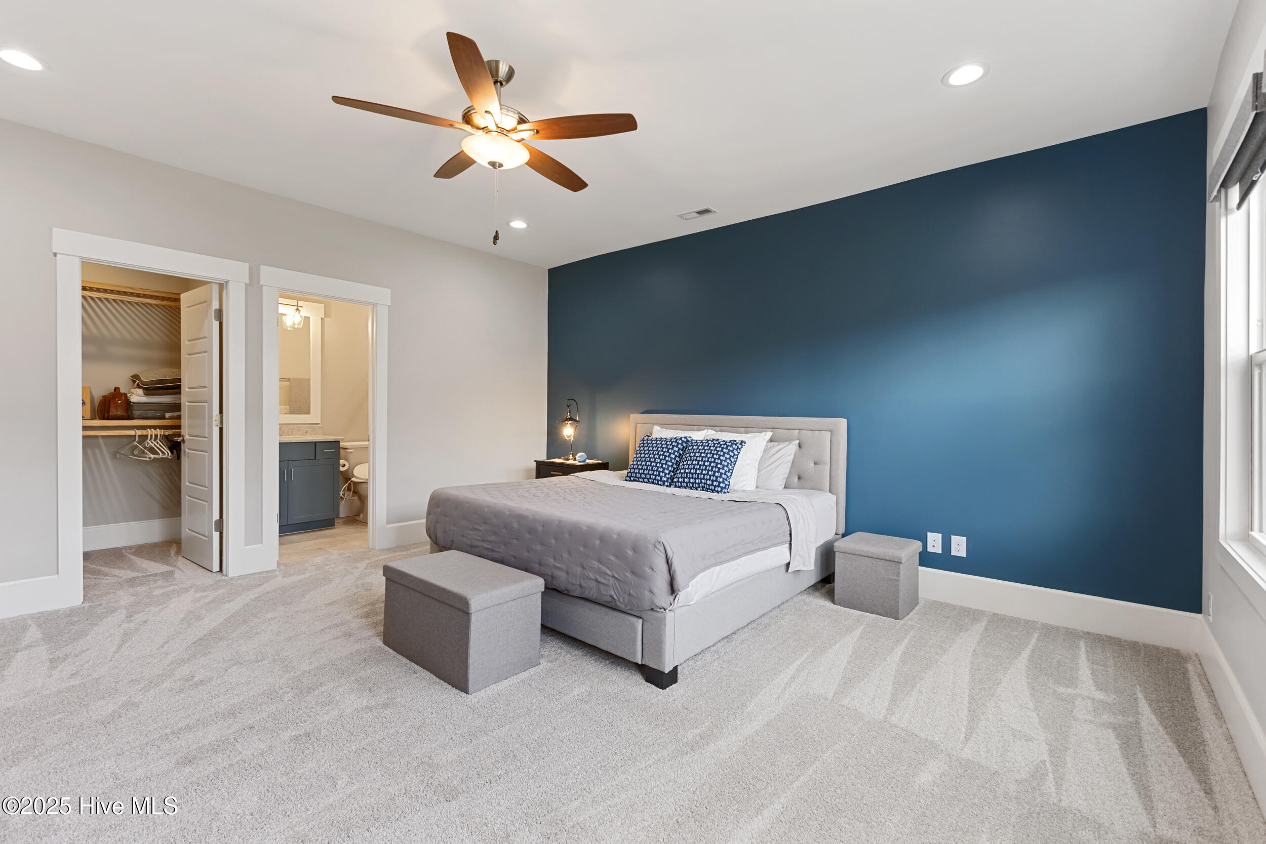 100550581 | Photo 37