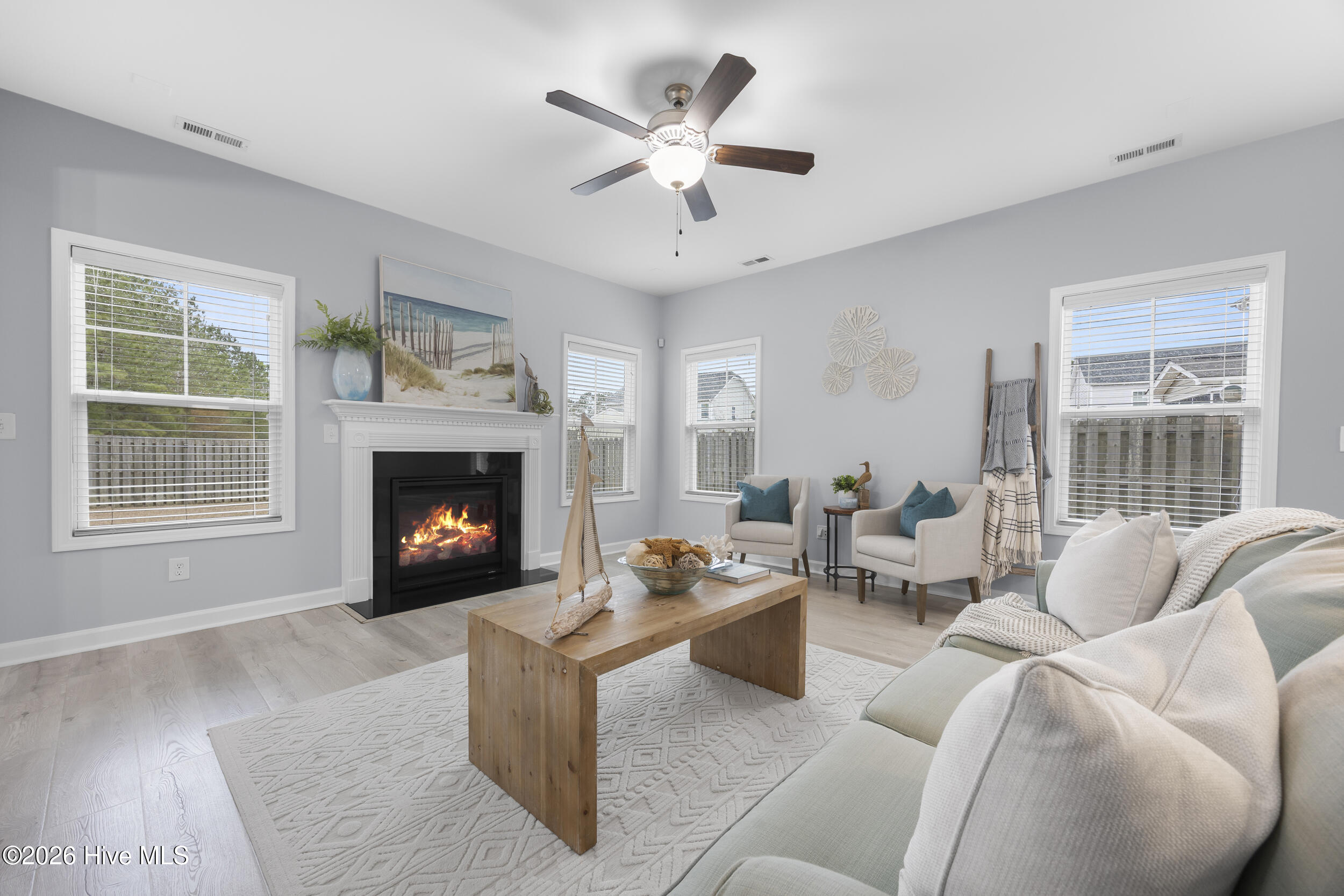 100557313 | Photo 15