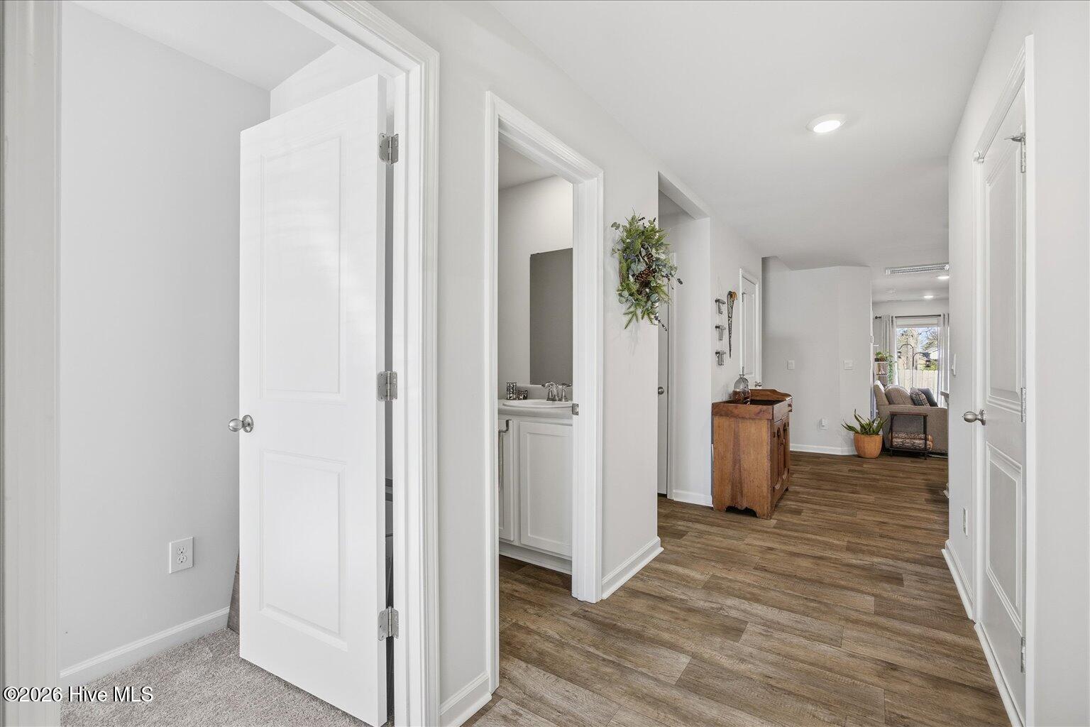 100549908 | Photo 23