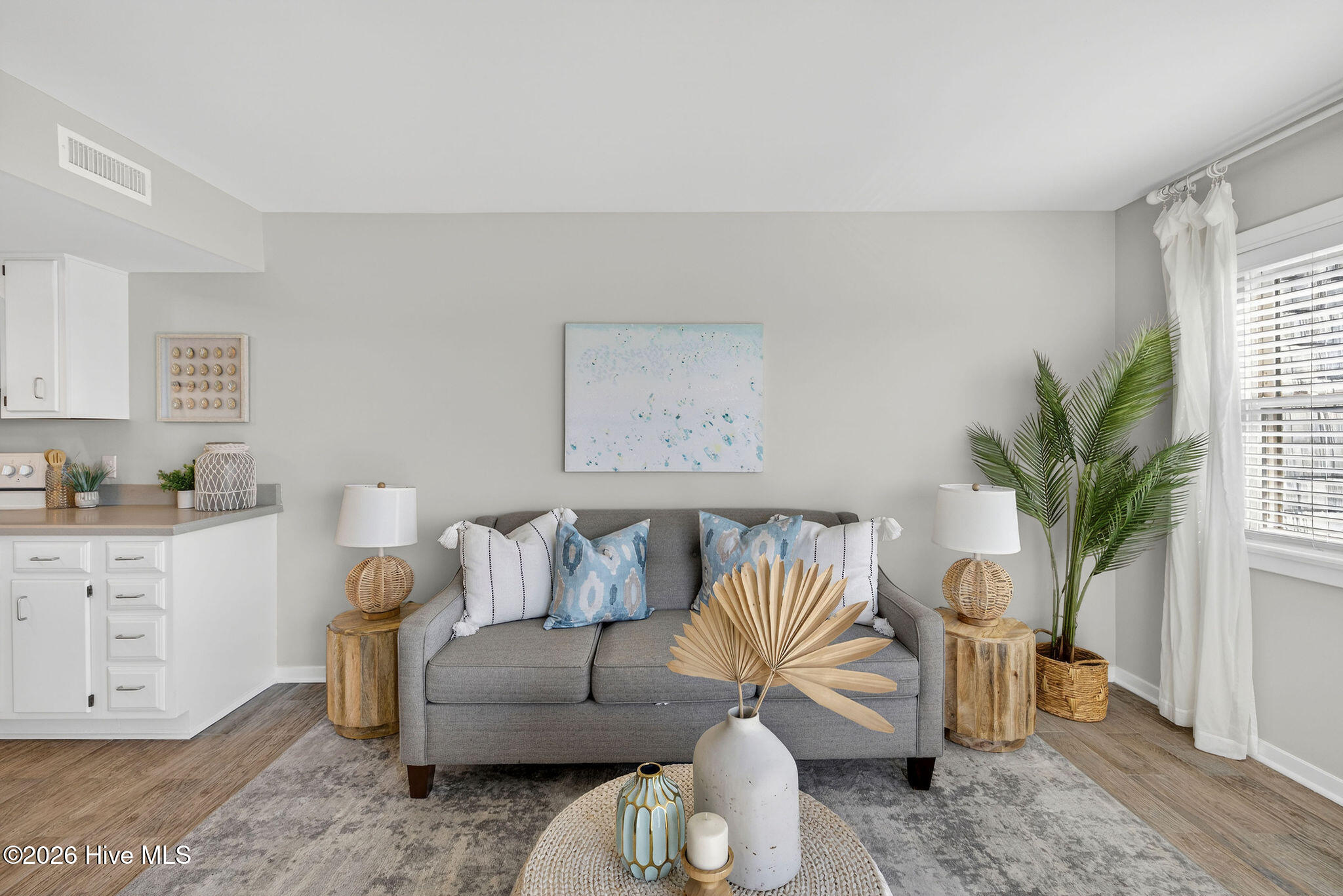 100554863 | Photo 13