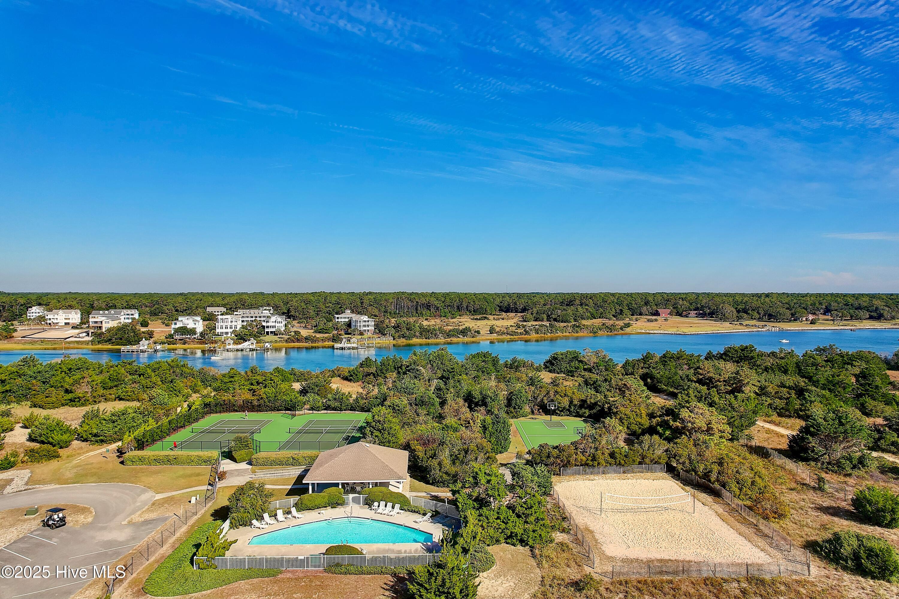 100536702 | Photo 154