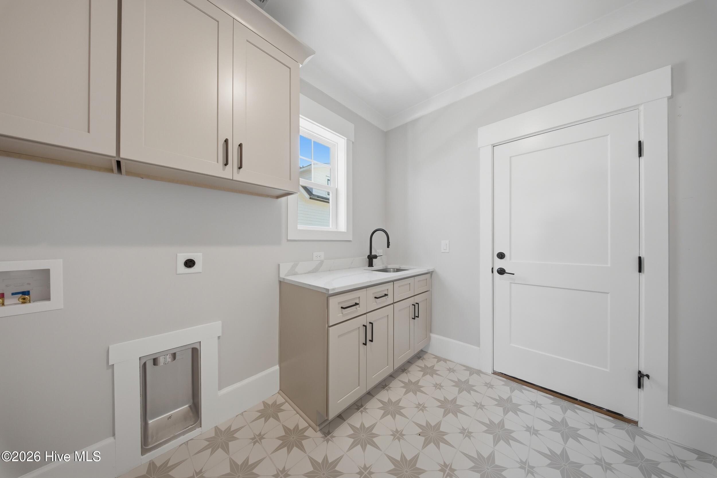 100567785 | Photo 69