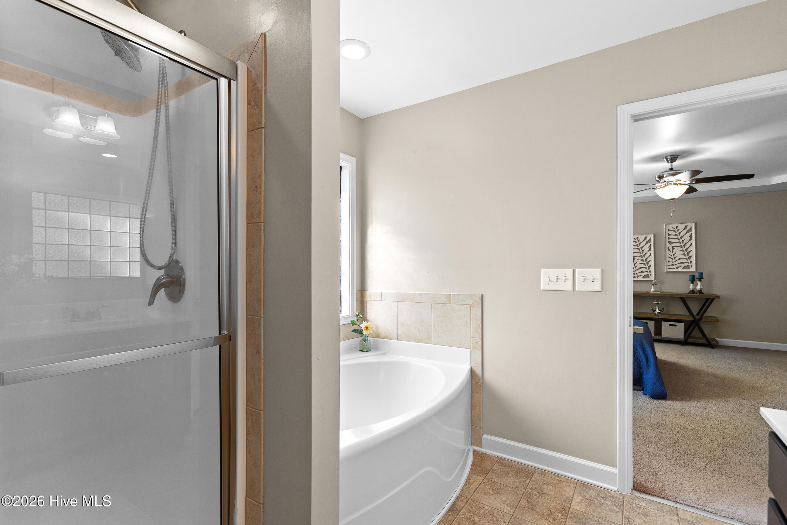 100567364 | Photo 23