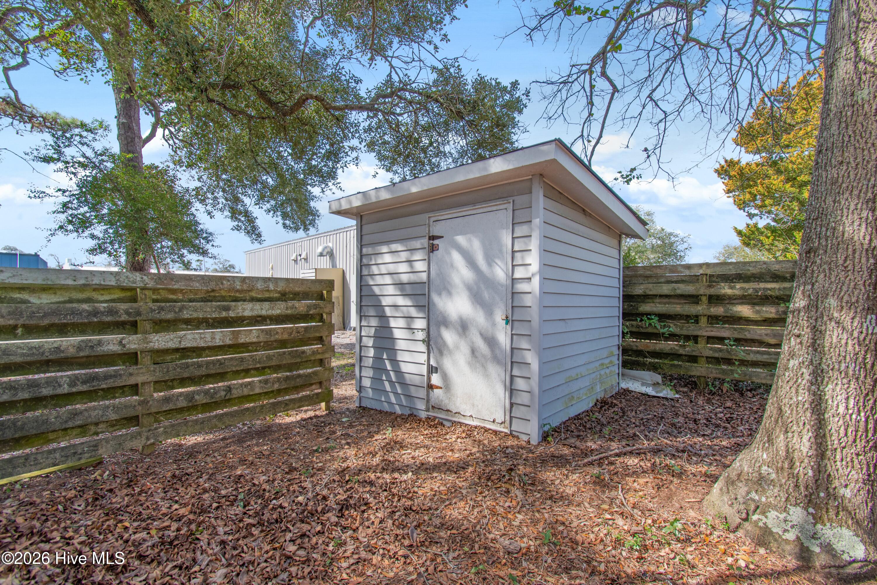 100561306 | Photo 32