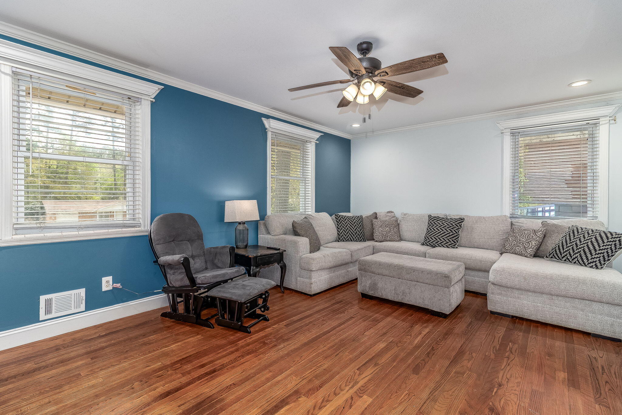 12-web-or-mls-2211 MURA DRIVE 2026 ©--2