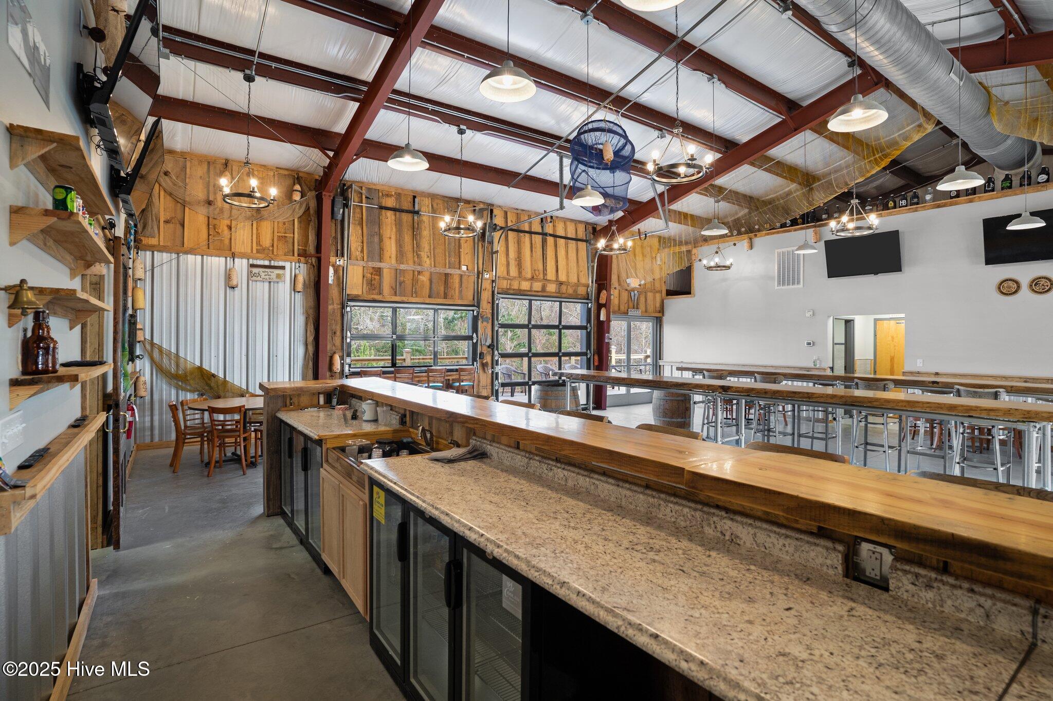 100545245 | Photo 28