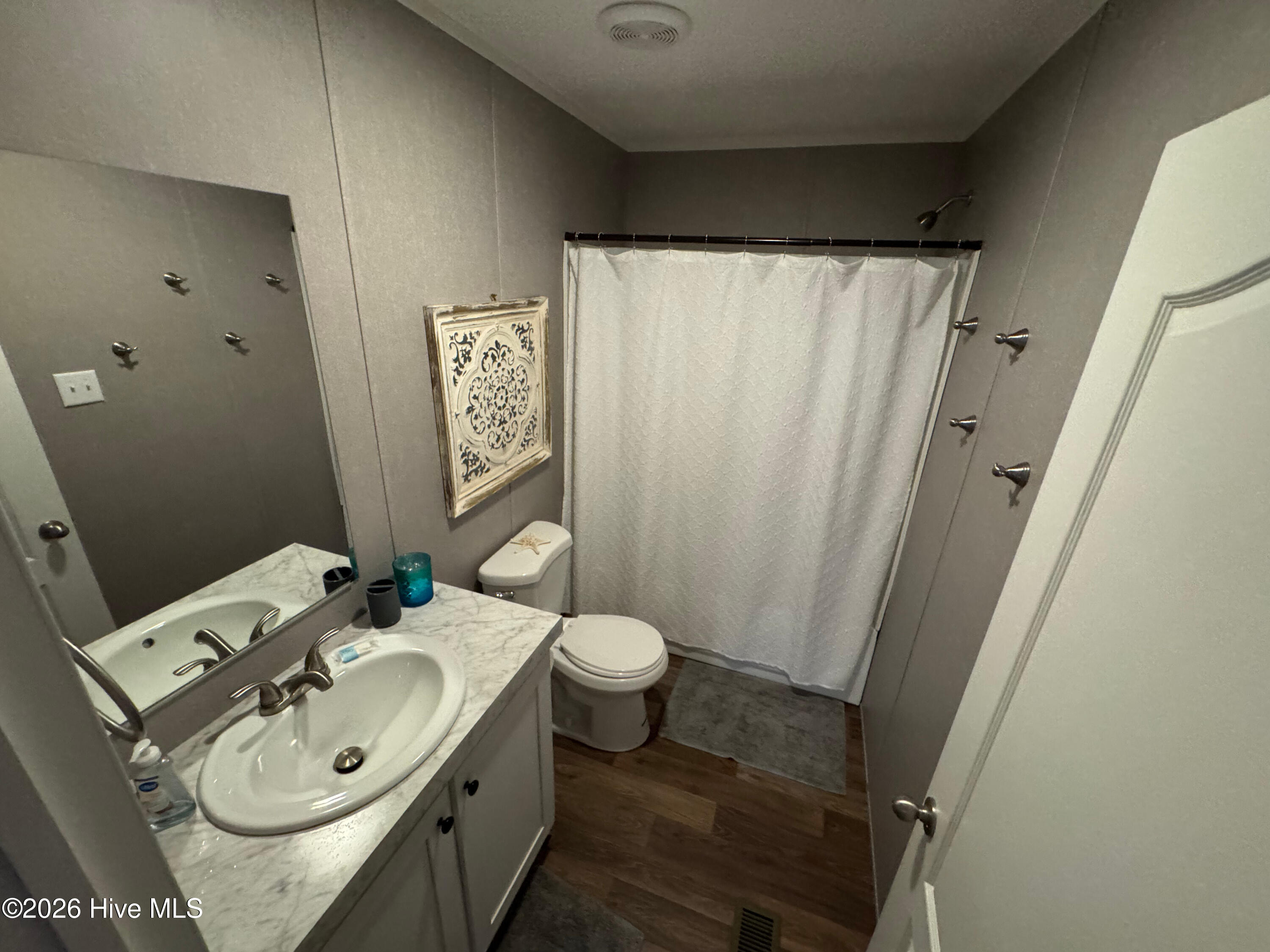 100558875 | Photo 27