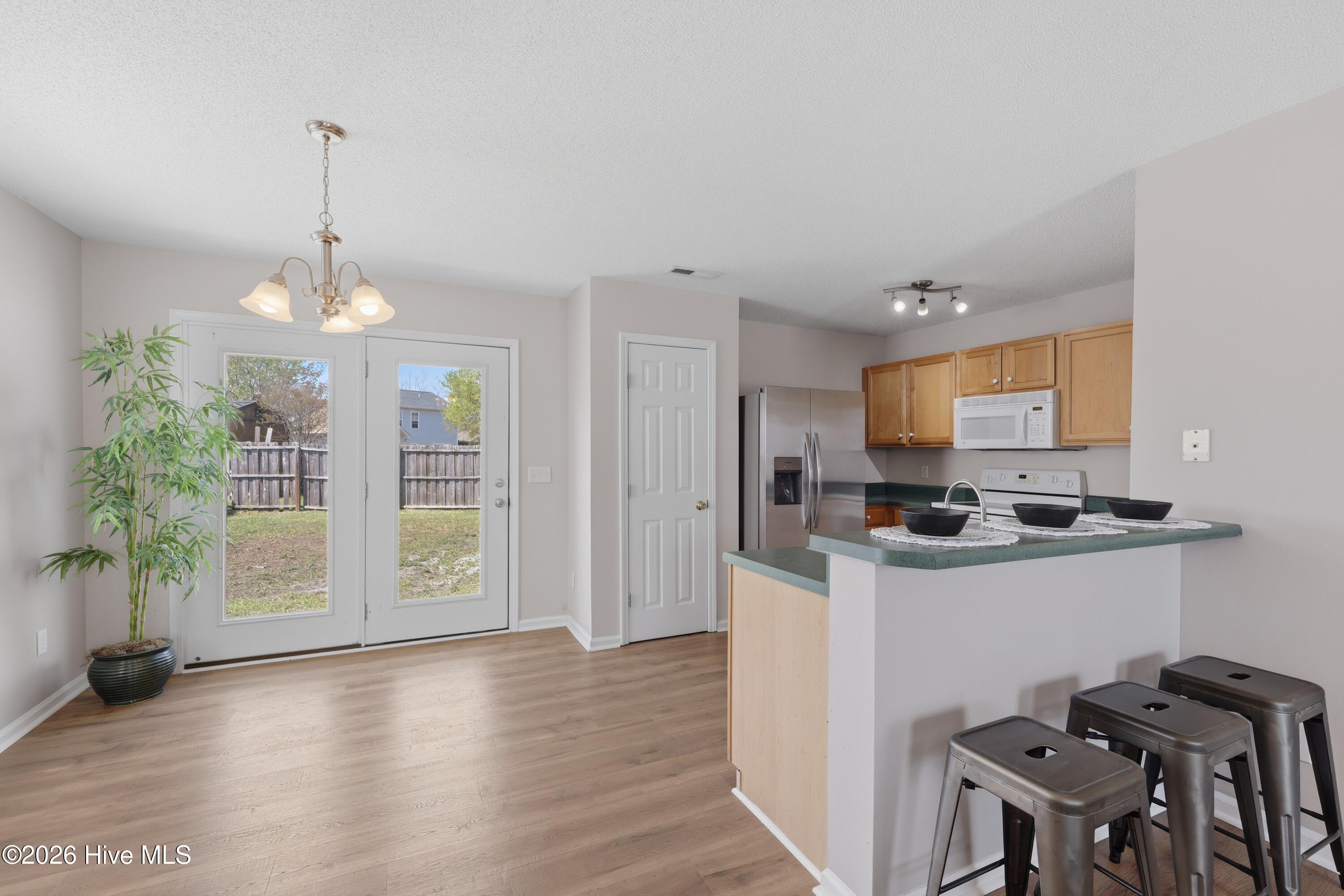 100562580 | Photo 10