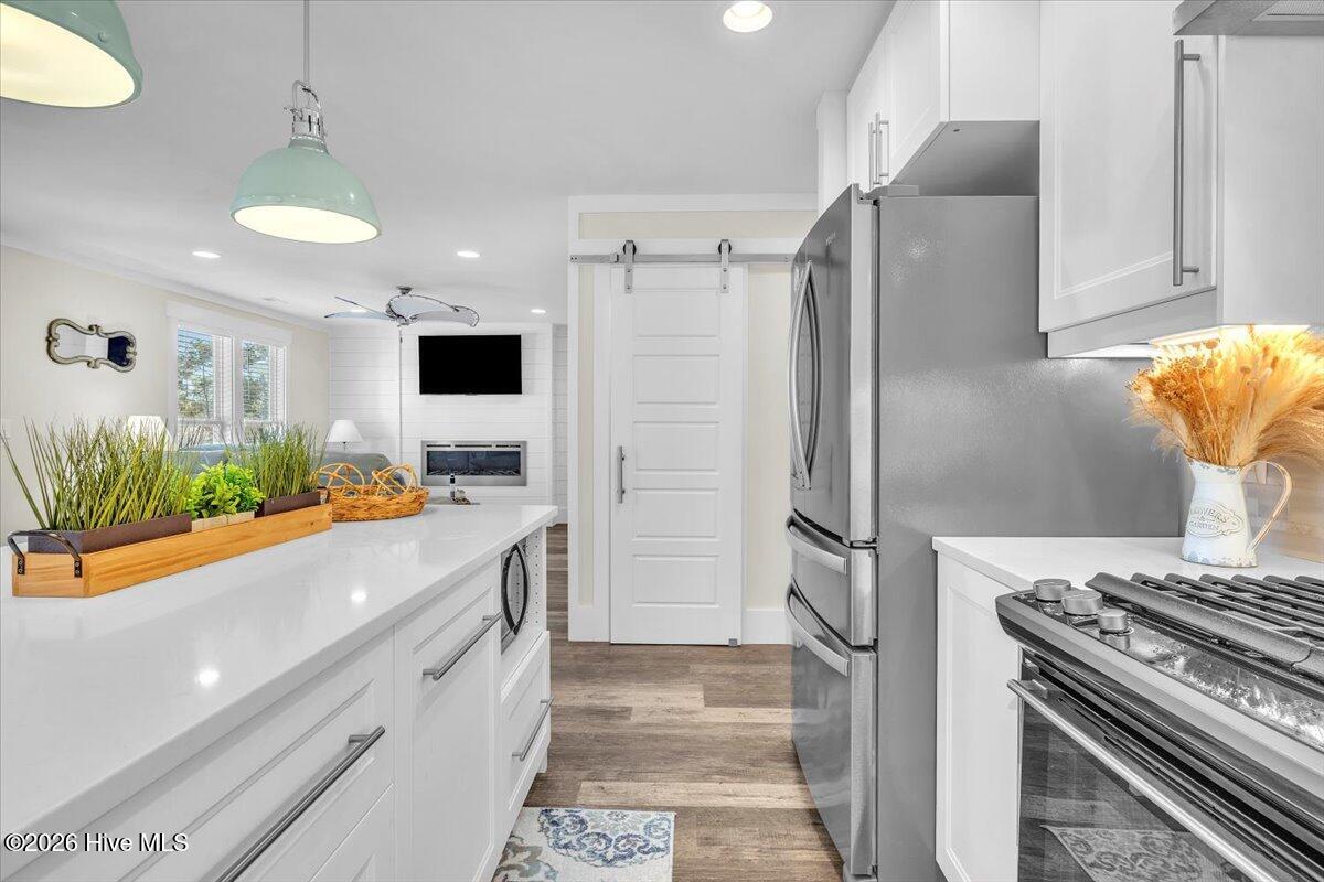 100550591 | Photo 15