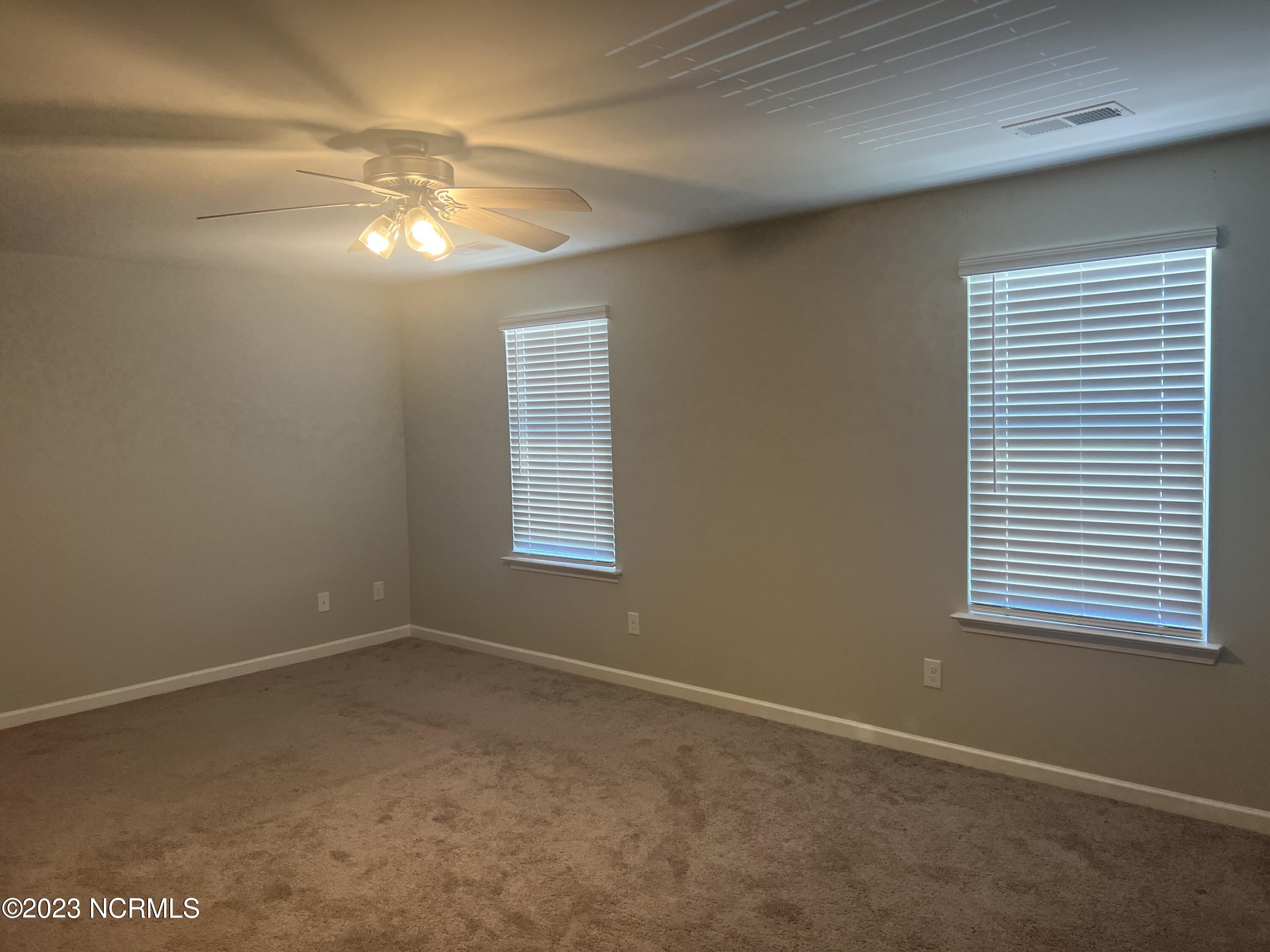 100559230 | Photo 12