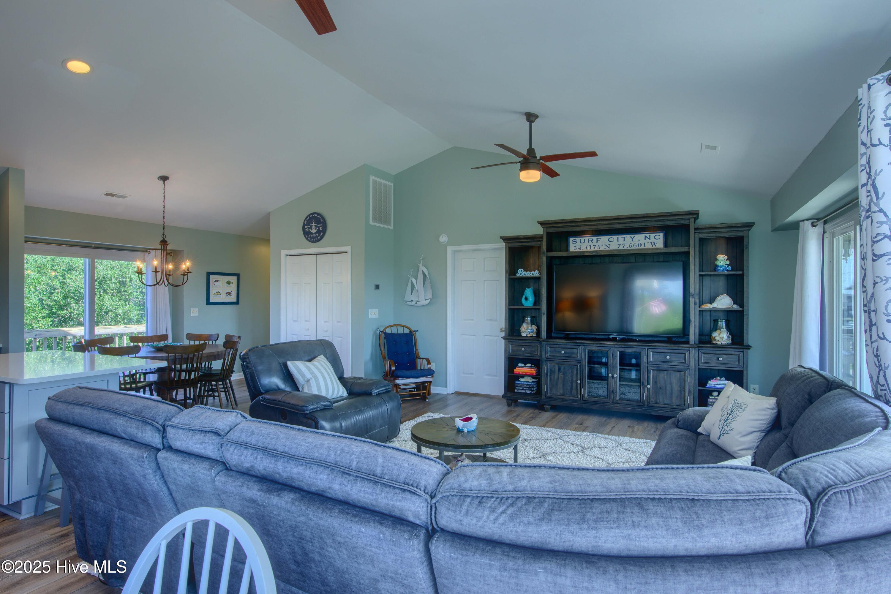 100524182 | Photo 19