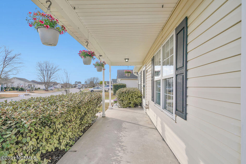 2617BradfieldCourt-03