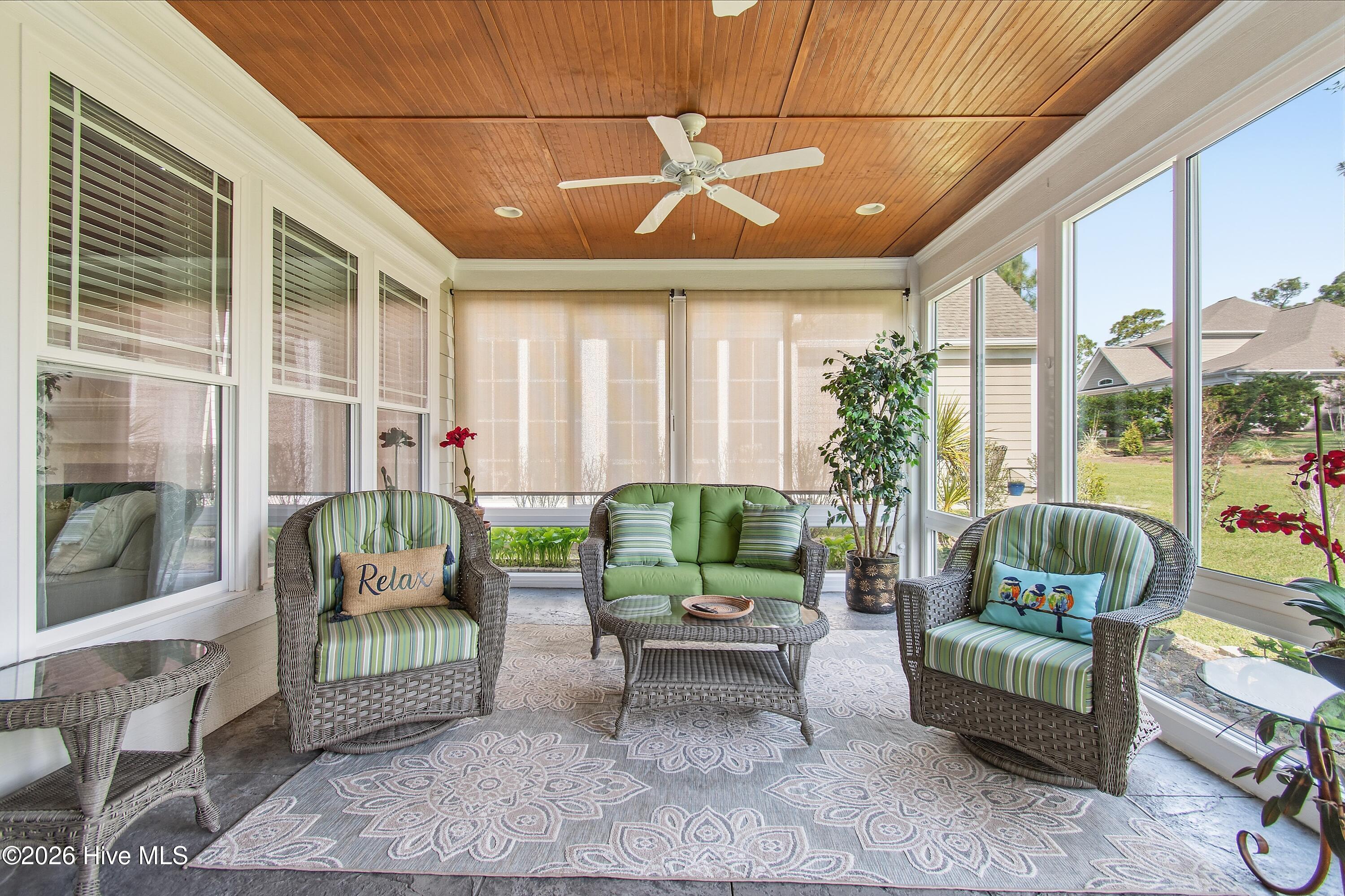 100563777 | Photo 15