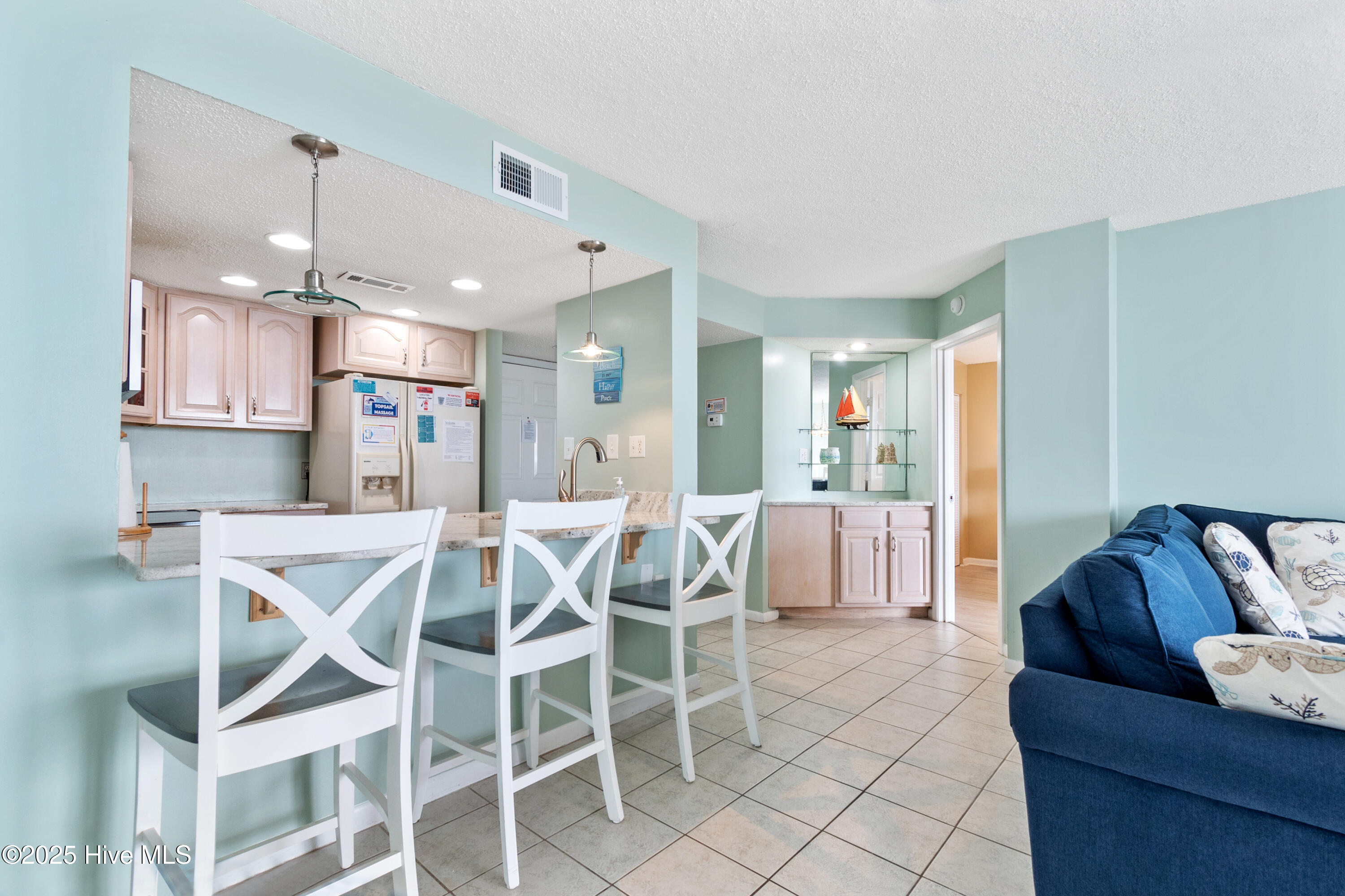 100508749 | Photo 14