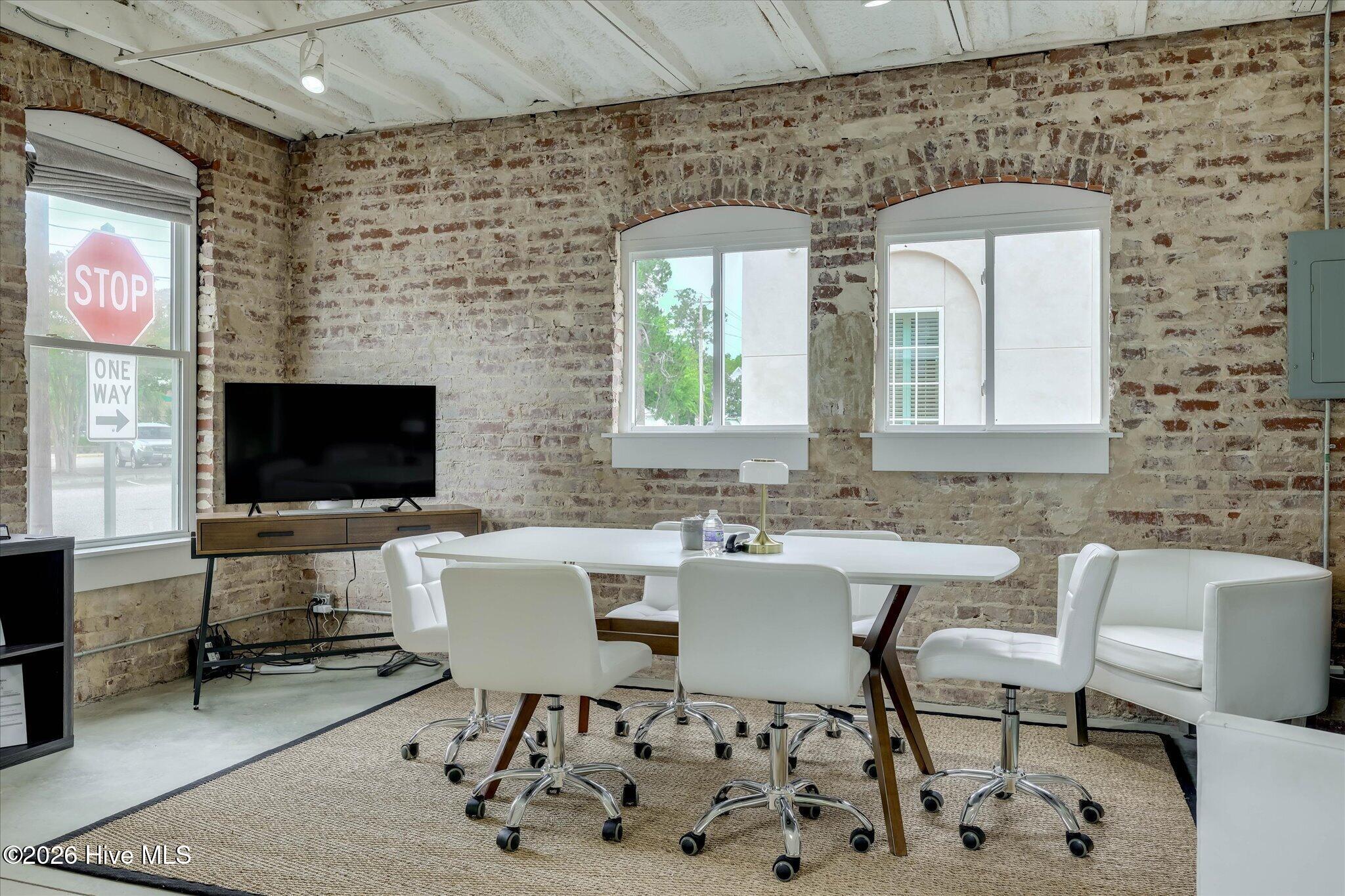 144 Fairfield office