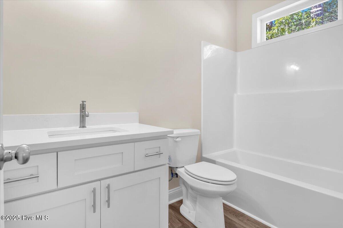 100531647 | Photo 21