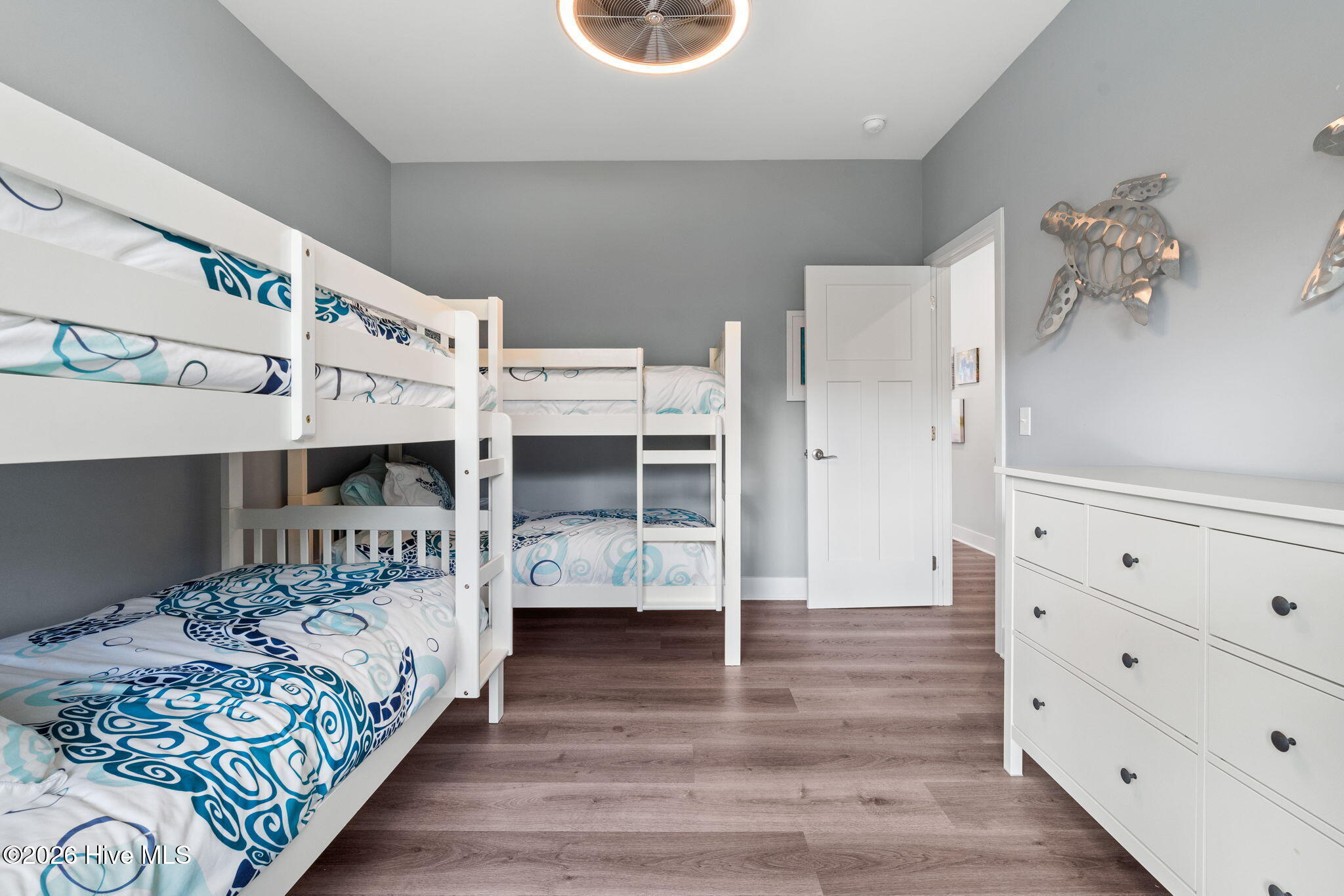 100568020 | Photo 22