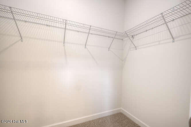 100563707 | Photo 28