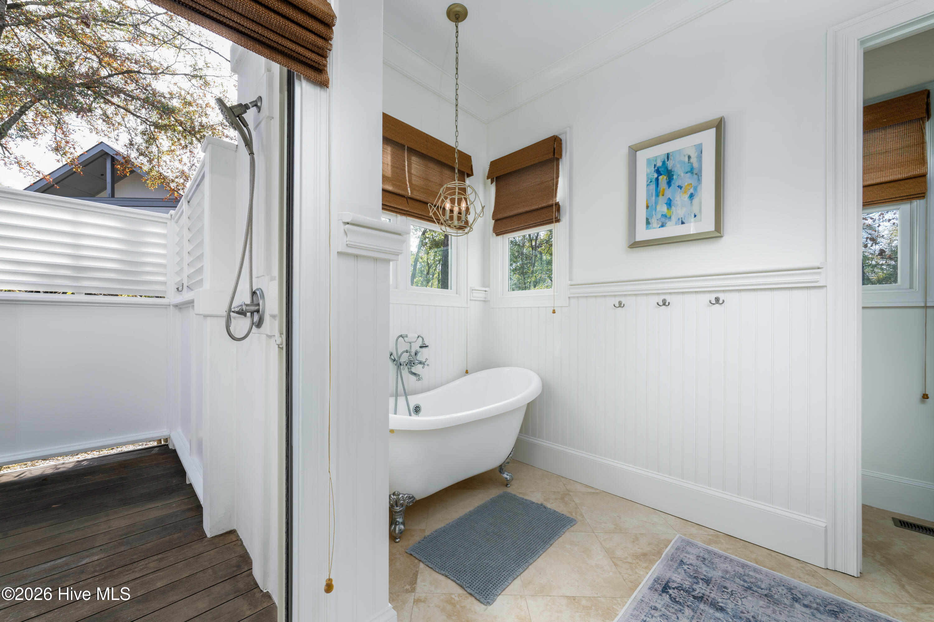 100549444 | Photo 35