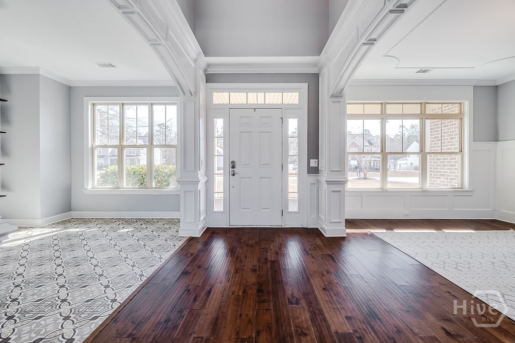 foyer to the front door