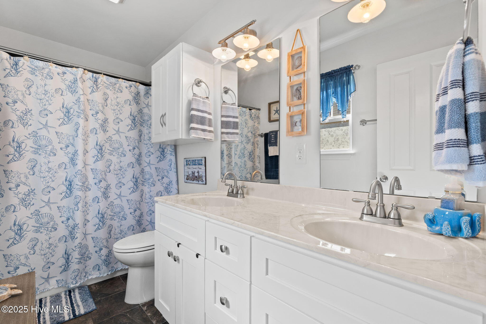 100536893 | Photo 26