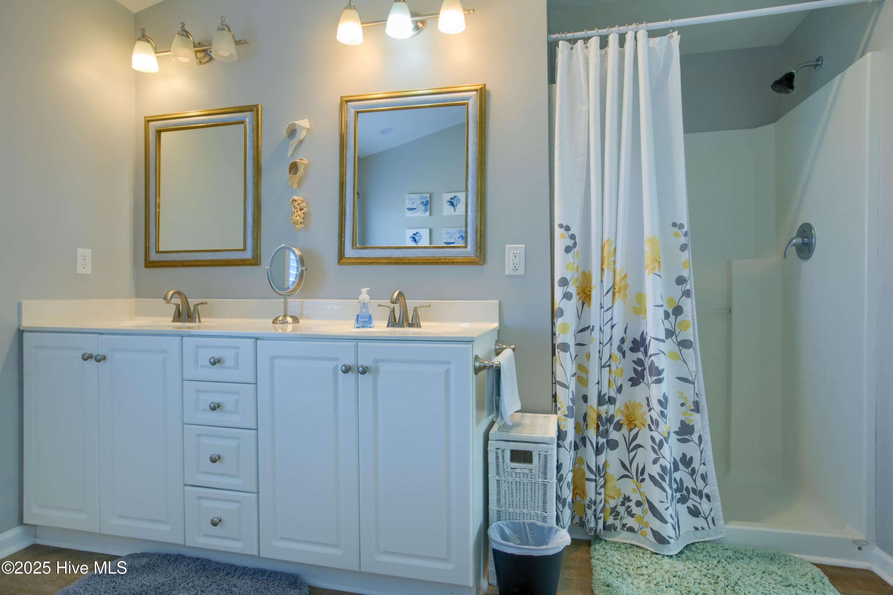 100517533 | Photo 17