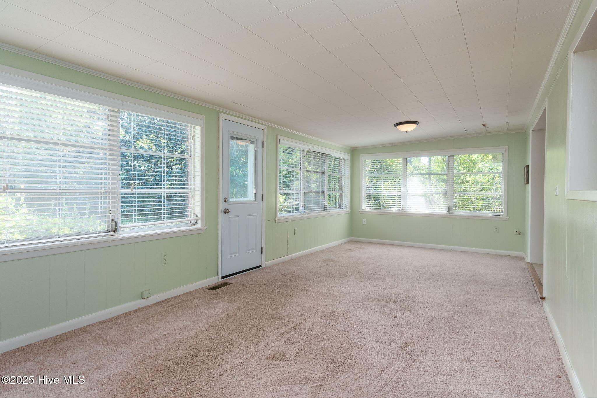 100529012 | Photo 16